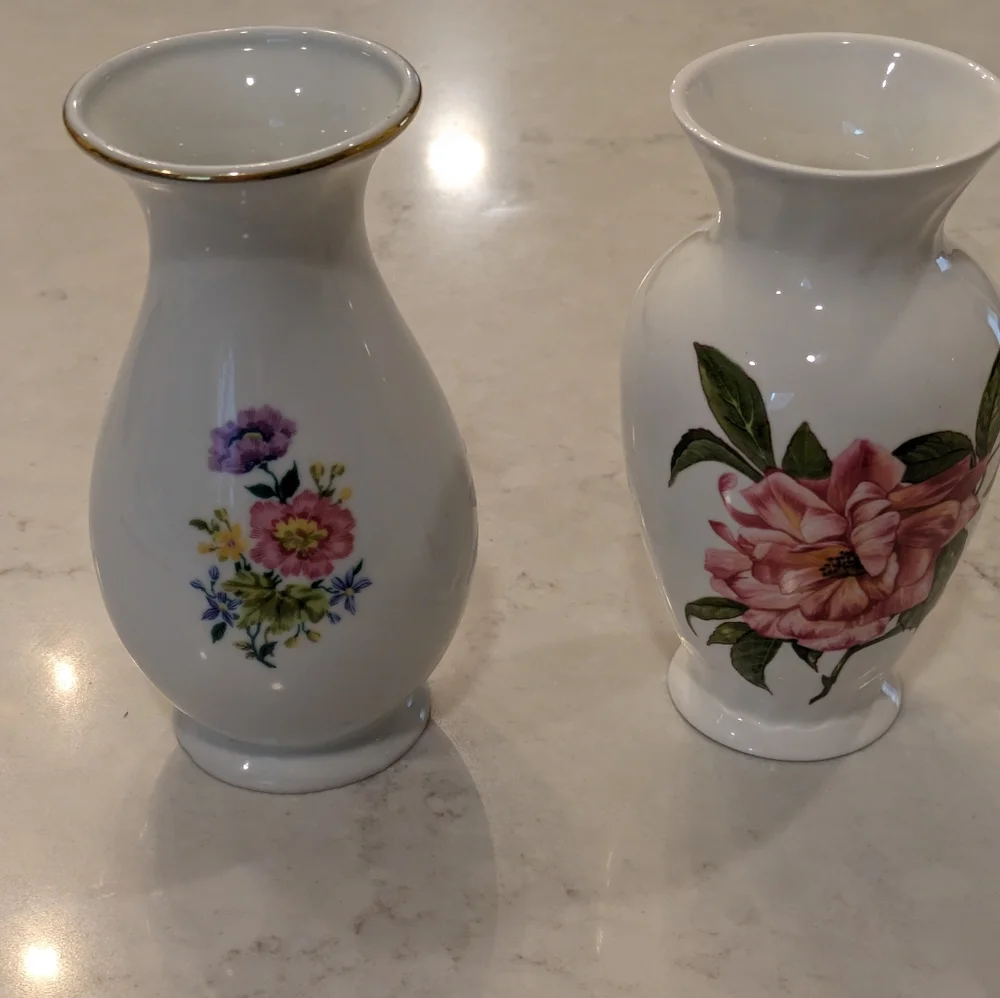 Vintage Set of 2 England and Germany Vaes